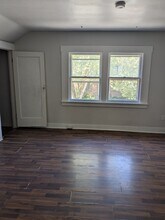 906 Lincoln St, Unit 906 in Klamath Falls, OR - Foto de edificio - Building Photo