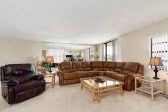 6500 Sunset Way in St Pete Beach, FL - Building Photo - Building Photo