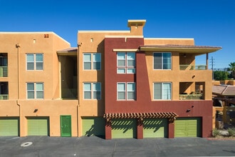 Villaggio at La Quinta in La Quinta, CA - Foto de edificio - Building Photo