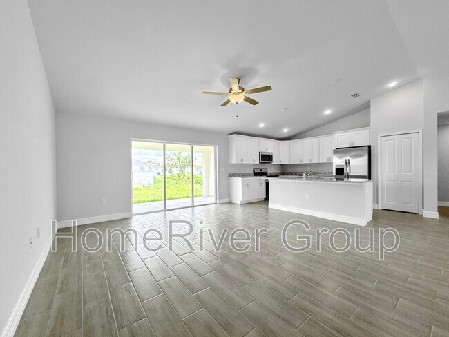 2618 10th St SW in Lehigh Acres, FL - Building Photo - Building Photo