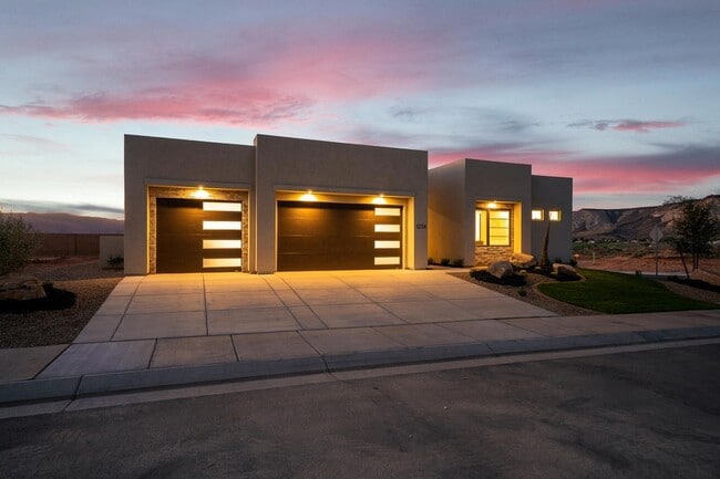 1234 Firepit Knoll Dr, Unit 001TT in Saint George, UT - Building Photo - Building Photo