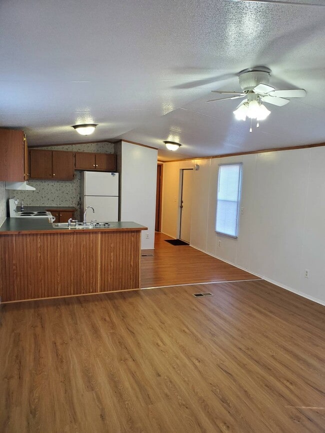 188 Dixon Rd in Holly Ridge, NC - Building Photo - Building Photo