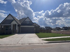 352 Keefer in Kyle, TX - Foto de edificio - Building Photo