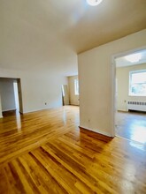 397 Park Ave, Unit m in Rutherford, NJ - Building Photo - Building Photo