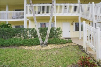 4635 Bayshore Dr in Naples, FL - Building Photo - Building Photo