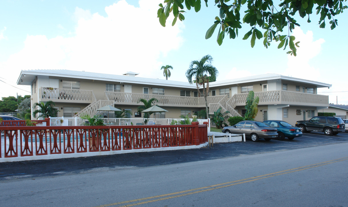 Tropic Aire Apartments in Fort Lauderdale, FL - Foto de edificio