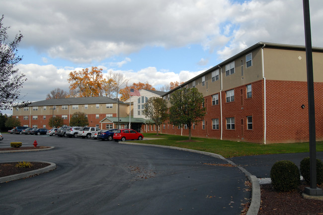 Lamont Plaza in Fairless Hills, PA - Building Photo - Building Photo