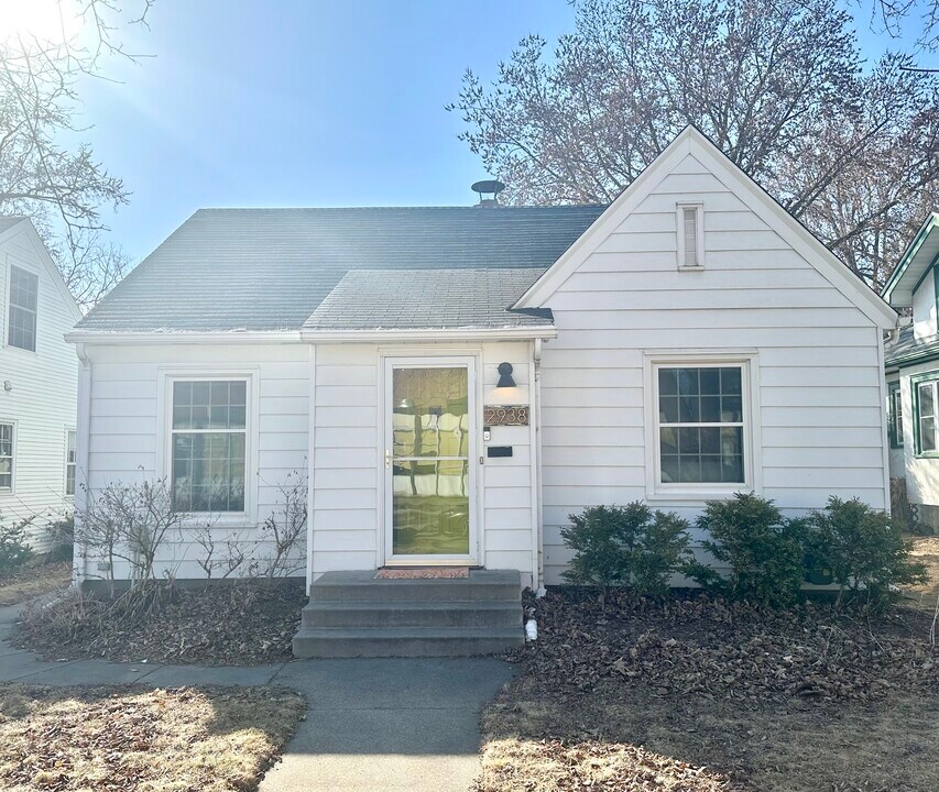 2938 Hayes St NE in Minneapolis, MN - Building Photo