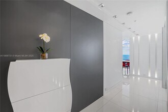 6899 Collins Ave in Miami Beach, FL - Building Photo - Building Photo