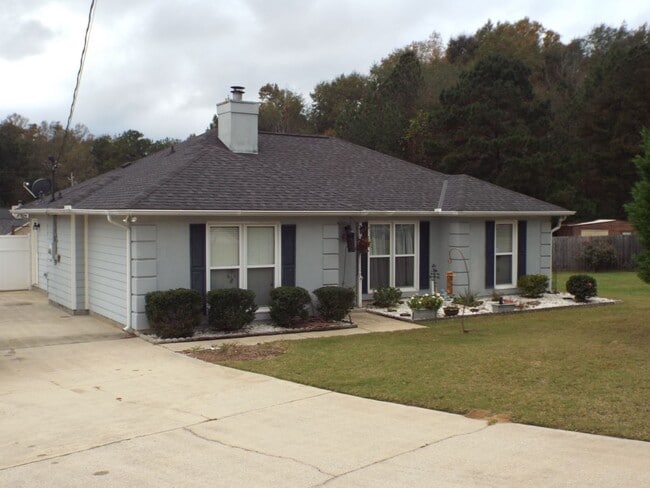 107 Lee Road 551 in Smiths Station, AL - Building Photo - Building Photo