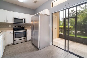 6037 Scotchwood Glen in Orlando, FL - Foto de edificio - Building Photo