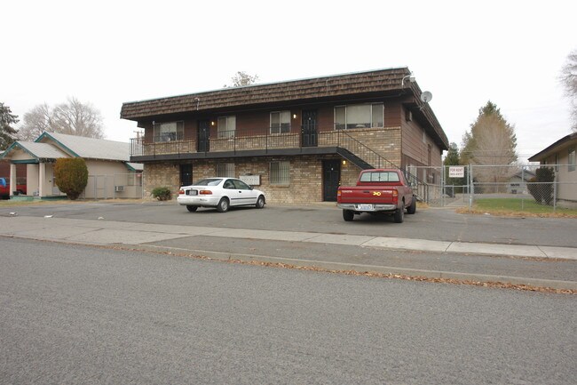 1507 Cherry Ave in Yakima, WA - Building Photo - Building Photo