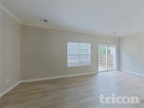 369 Drooping Leaf Rd in Lexington, SC - Foto de edificio - Building Photo