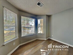 6172 Wurtenburg Ct in Stone Mountain, GA - Foto de edificio - Building Photo