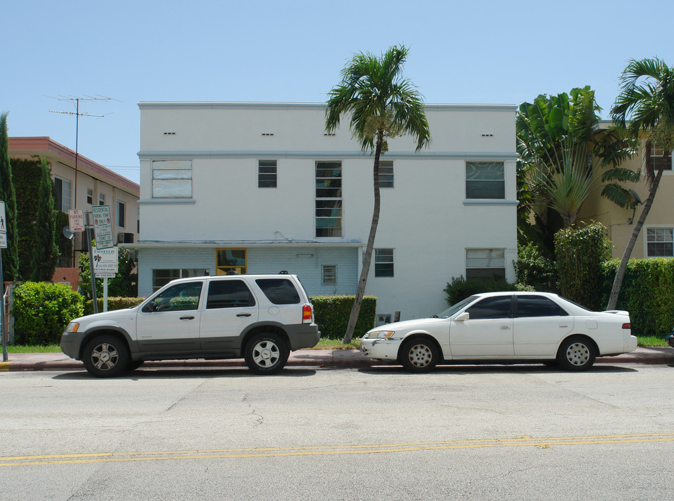 The West Ave Studios in Miami Beach, FL - Building Photo