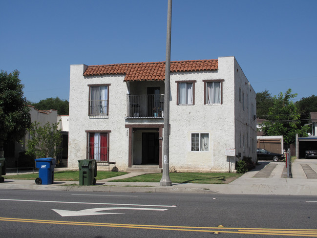 309 N Atlantic Blvd in Alhambra, CA - Foto de edificio - Building Photo