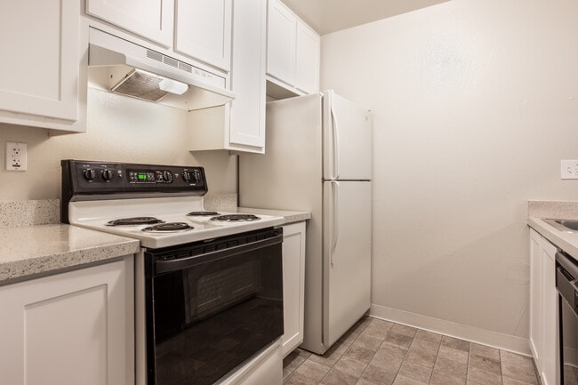 Viking Park Apartments in Pleasant Hill, CA - Foto de edificio - Interior Photo