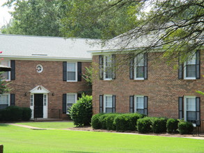 Yorkshire Apartments in Rock Hill, SC - Building Photo - Building Photo