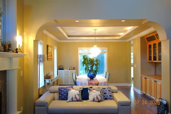 property at 3156 Silverthrone Dr