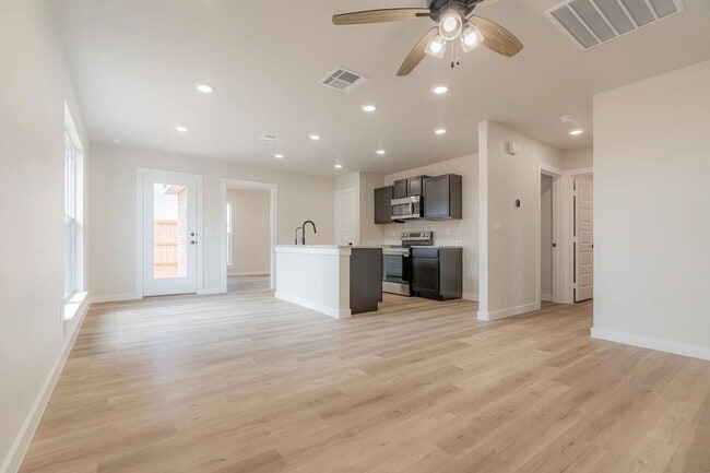 7221 37th St in Lubbock, TX - Building Photo - Building Photo