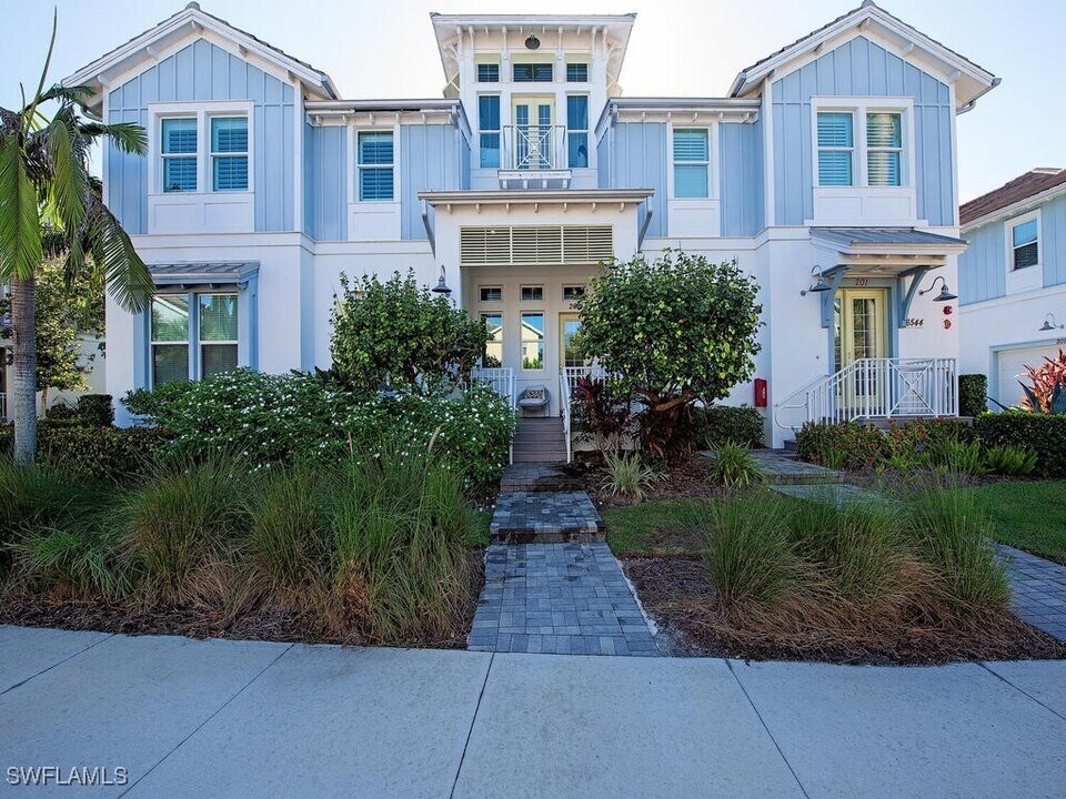 6544 Dominica Dr in Naples, FL - Building Photo