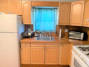 30 Murdock St, Unit #1 in Somerville, MA - Building Photo - Building Photo