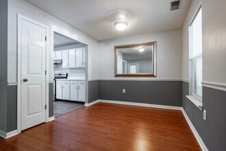 816-818 Rubel Ave in Louisville, KY - Foto de edificio - Interior Photo