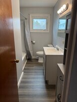 2 Sunrise Dr, Unit 2 Sunrise Drive in Oswego, NY - Building Photo