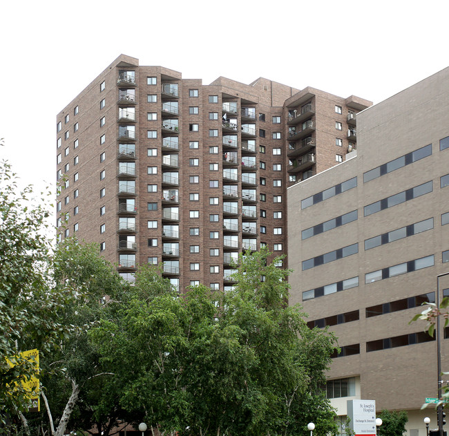 Gallery Tower in St. Paul, MN - Foto de edificio - Building Photo