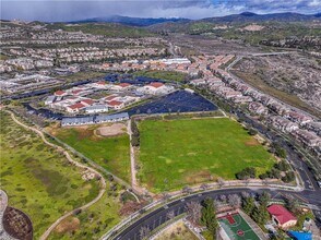 28301 Esplanada Dr in Santa Clarita, CA - Building Photo - Building Photo