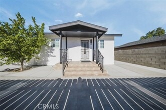 10503 Cantara St in Los Angeles, CA - Building Photo - Building Photo