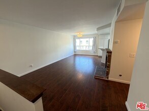 9915 Variel Ave in Los Angeles, CA - Building Photo - Building Photo