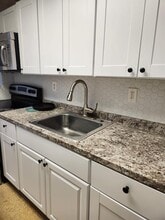 1450 NE 170th St in North Miami Beach, FL - Building Photo - Building Photo