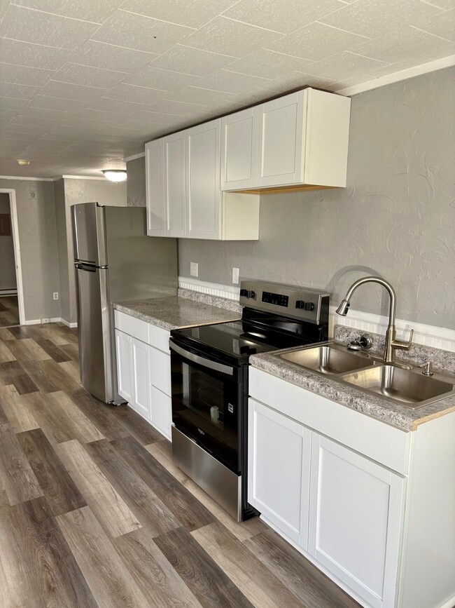 206 Main St, Unit Duplex in Dent