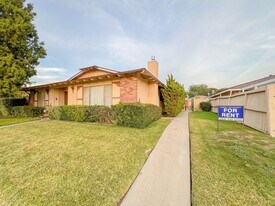 2703 N Dell St, Unit 2703 in Orange, CA - Building Photo