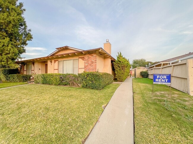 2703 N Dell St, Unit 2703