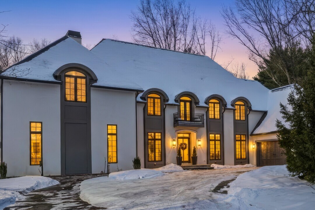 15 Joshua Rd in Saratoga Springs, NY - Building Photo