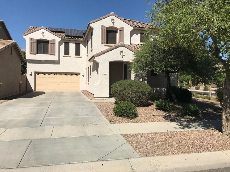 3894 E Claxton Ave in Gilbert, AZ - Foto de edificio