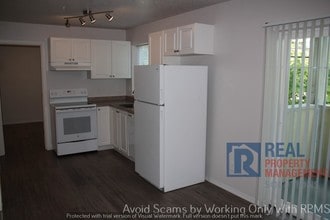 225 SE 126th Ave in Portland, OR - Building Photo - Building Photo