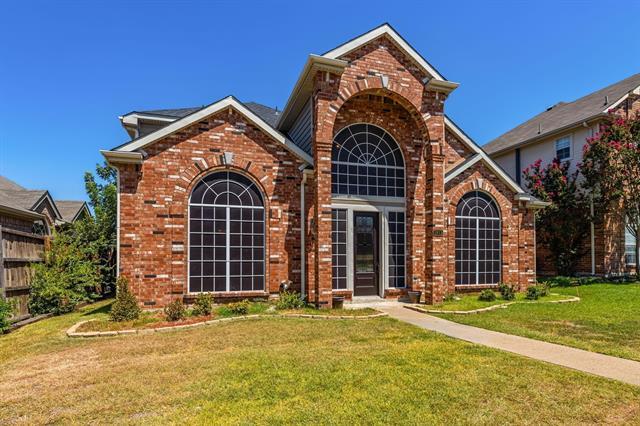 1813 Dew Valley Dr in Carrollton, TX - Building Photo