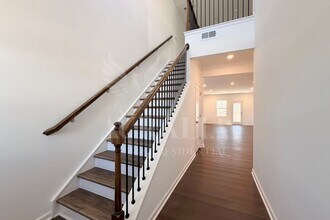 1036 Red Finch Way in Angier, NC - Foto de edificio - Building Photo