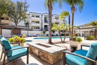 Stone Canyon Apartments in Riverside, CA - Foto de edificio - Building Photo