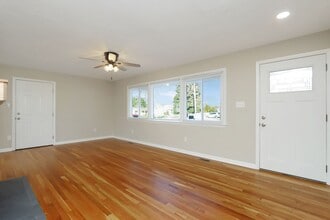 11 Sandpiper St in Newport News, VA - Building Photo - Building Photo