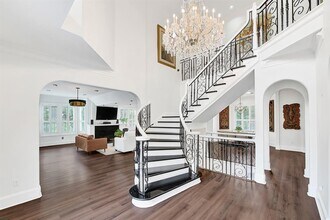 1 Magnolia Bend Dr in Houston, TX - Building Photo - Building Photo