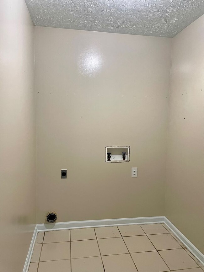 property at 154 Bent Oaks Dr