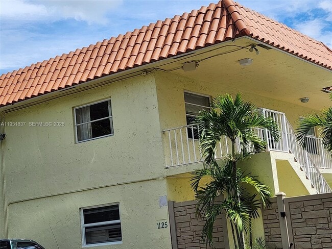 1125 NE 16th Pl in Fort Lauderdale, FL - Building Photo - Building Photo