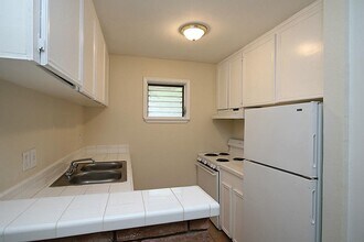 3702 Flora St in Houston, TX - Foto de edificio - Building Photo