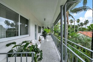 4780 Pine Tree Dr in Miami Beach, FL - Building Photo