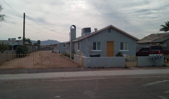 2915 W Yuma St, Unit 2 Apartamentos