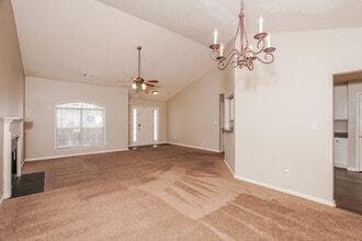 310 The Gables Dr in Mcdonough, GA - Foto de edificio - Building Photo